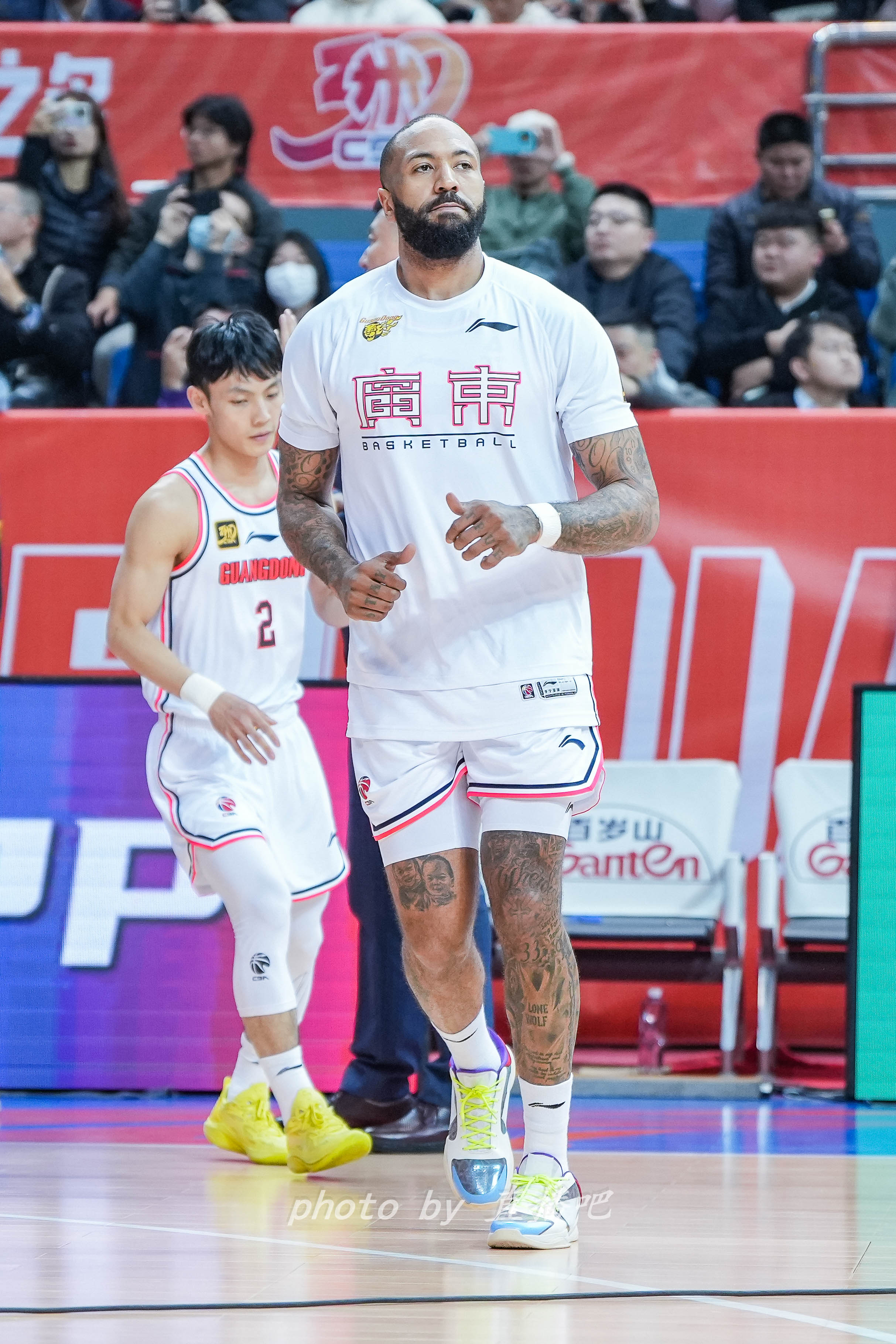  打得不錯！36歲吉倫沃特原本的第三外援卻成廣東男籃的真大腿