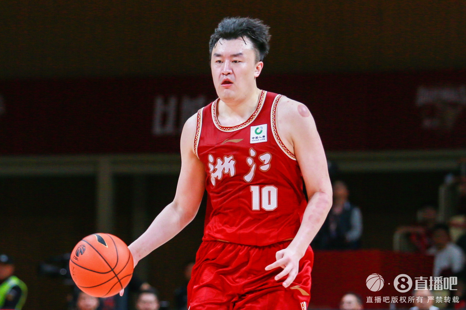  狀態(tài)火熱！劉澤一半場7投5中貢獻11分9板0失誤 正負值+15