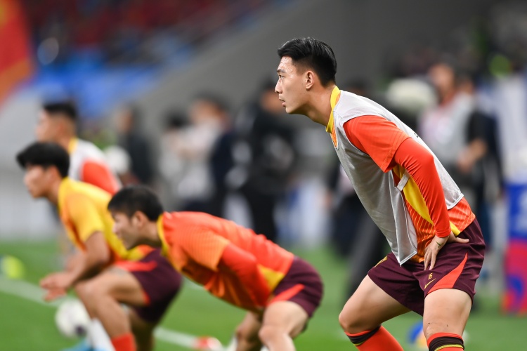  足球報(bào)：張玉寧、蔣圣龍均有不同程度傷病，伊萬(wàn)未讓在熱身賽出場(chǎng)