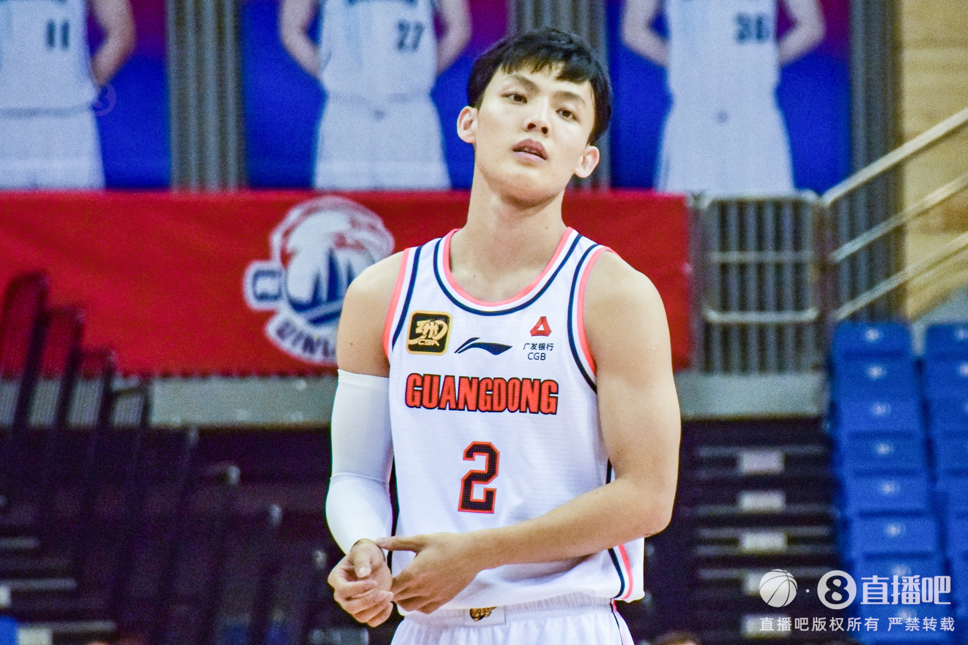 未能救主！徐杰12投7中&三分4中3 得到18分7板2助