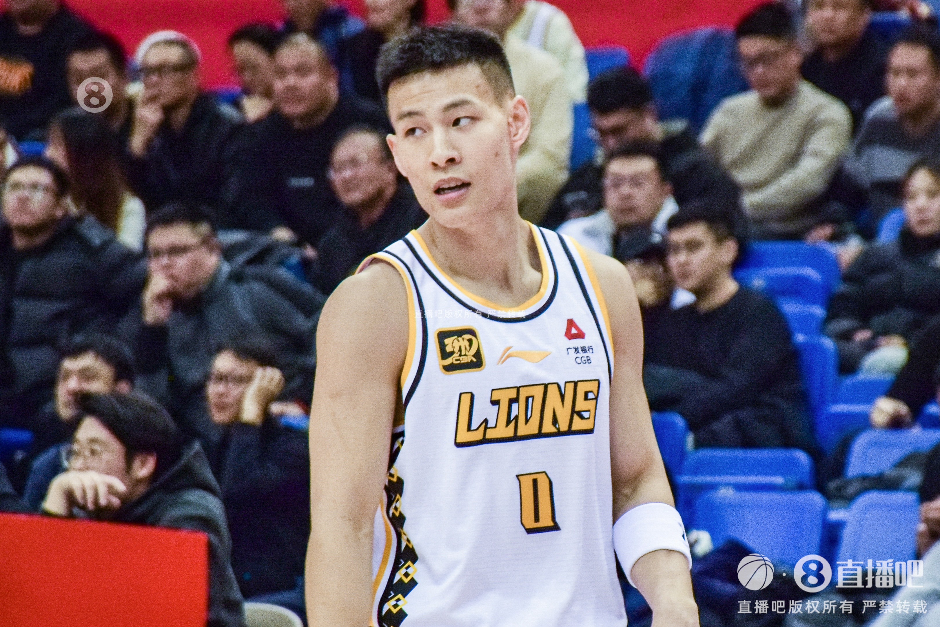  毫無狀態(tài)！林秉圣11投僅1中拿到3分3斷 出現(xiàn)2失誤4犯規(guī)