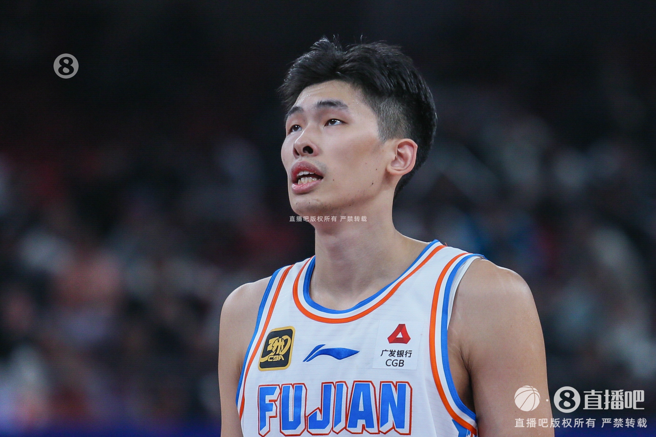  拼盡全力！鄒陽(yáng)打滿48分鐘14中7拿到25分5板3斷2帽 三分10中5