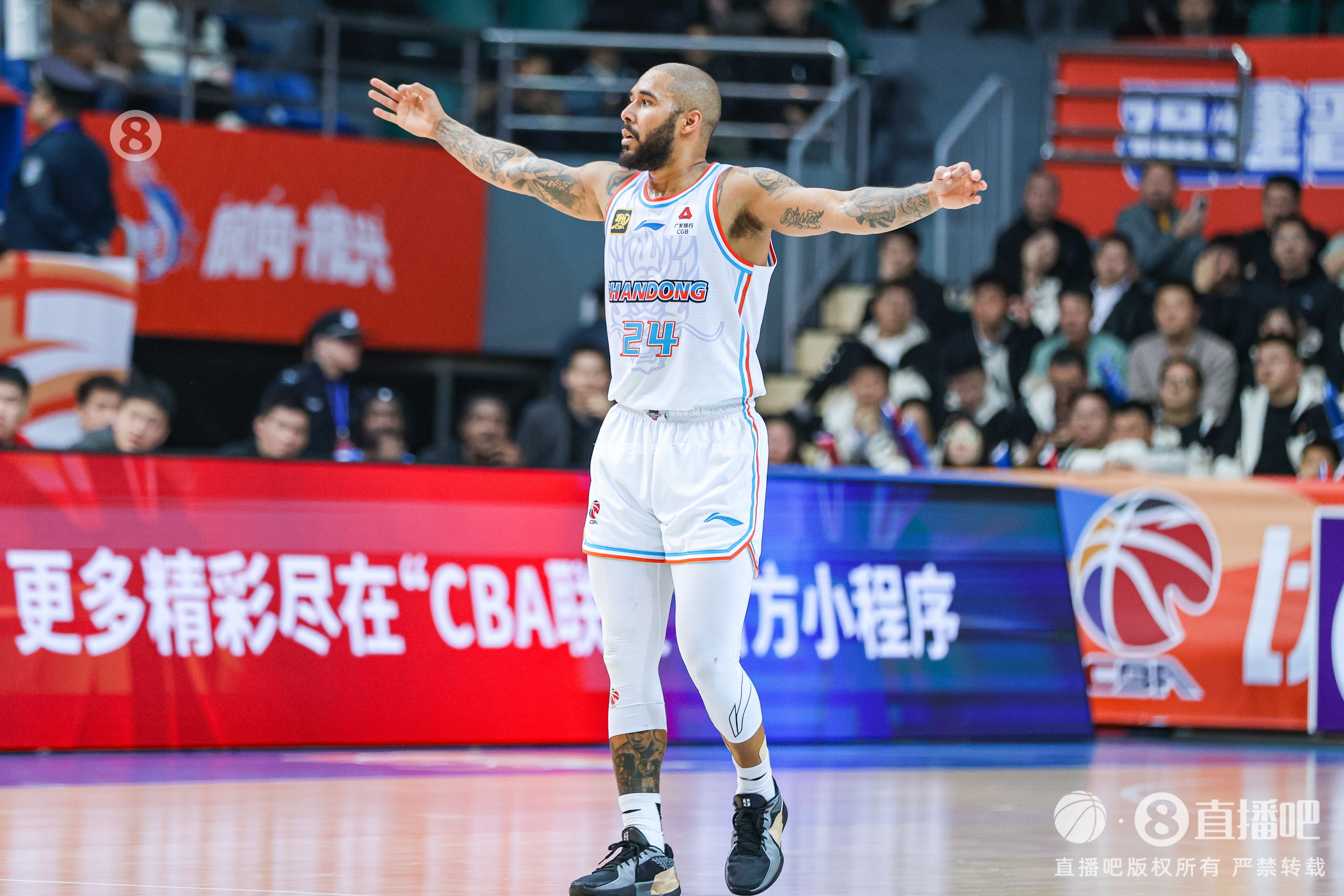 奈何隊(duì)友短路！摩爾19中12空砍31分 末節(jié)狂砍22分