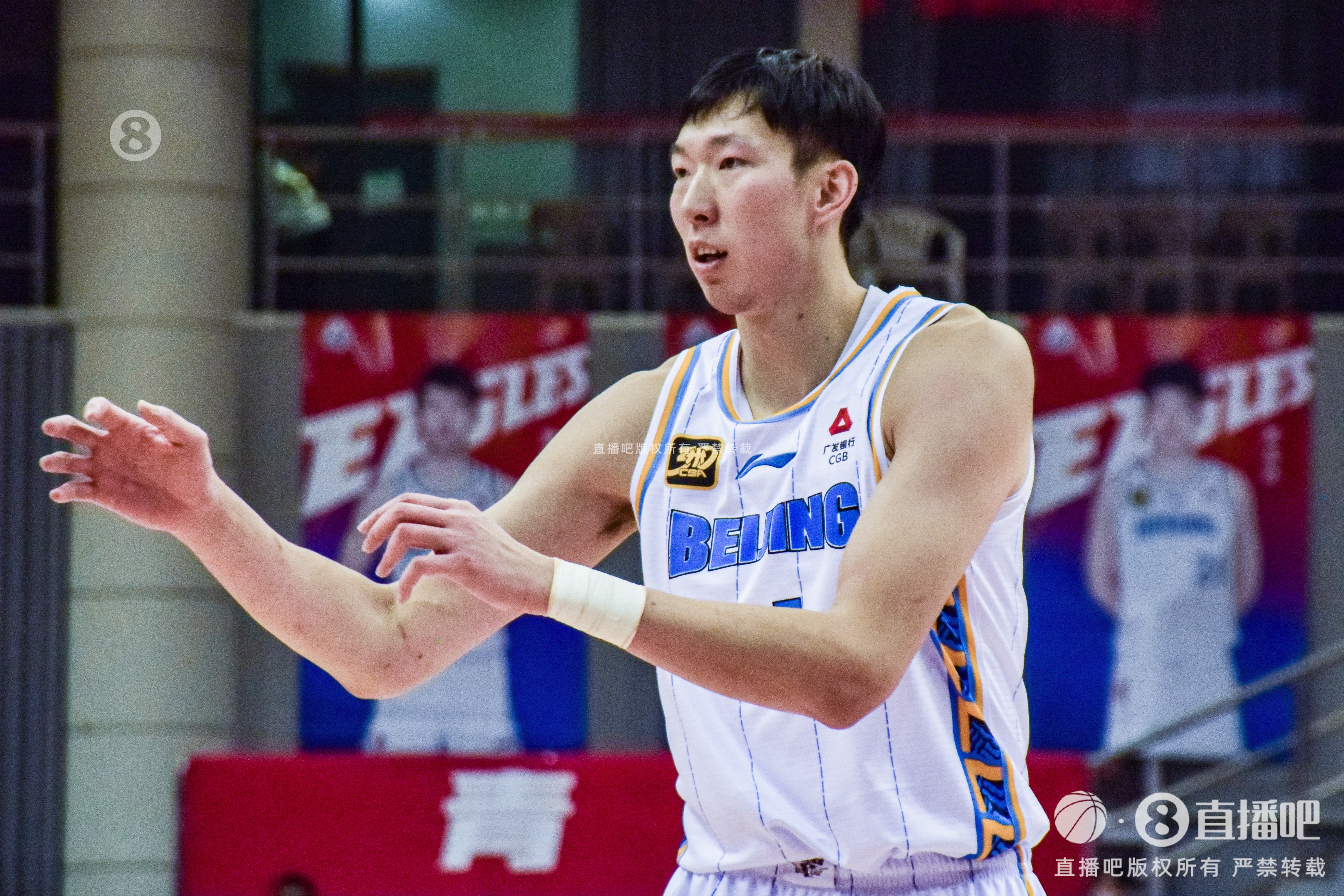  高效且全面！周琦全場11投7中 拿下17分14籃板1搶斷2蓋帽