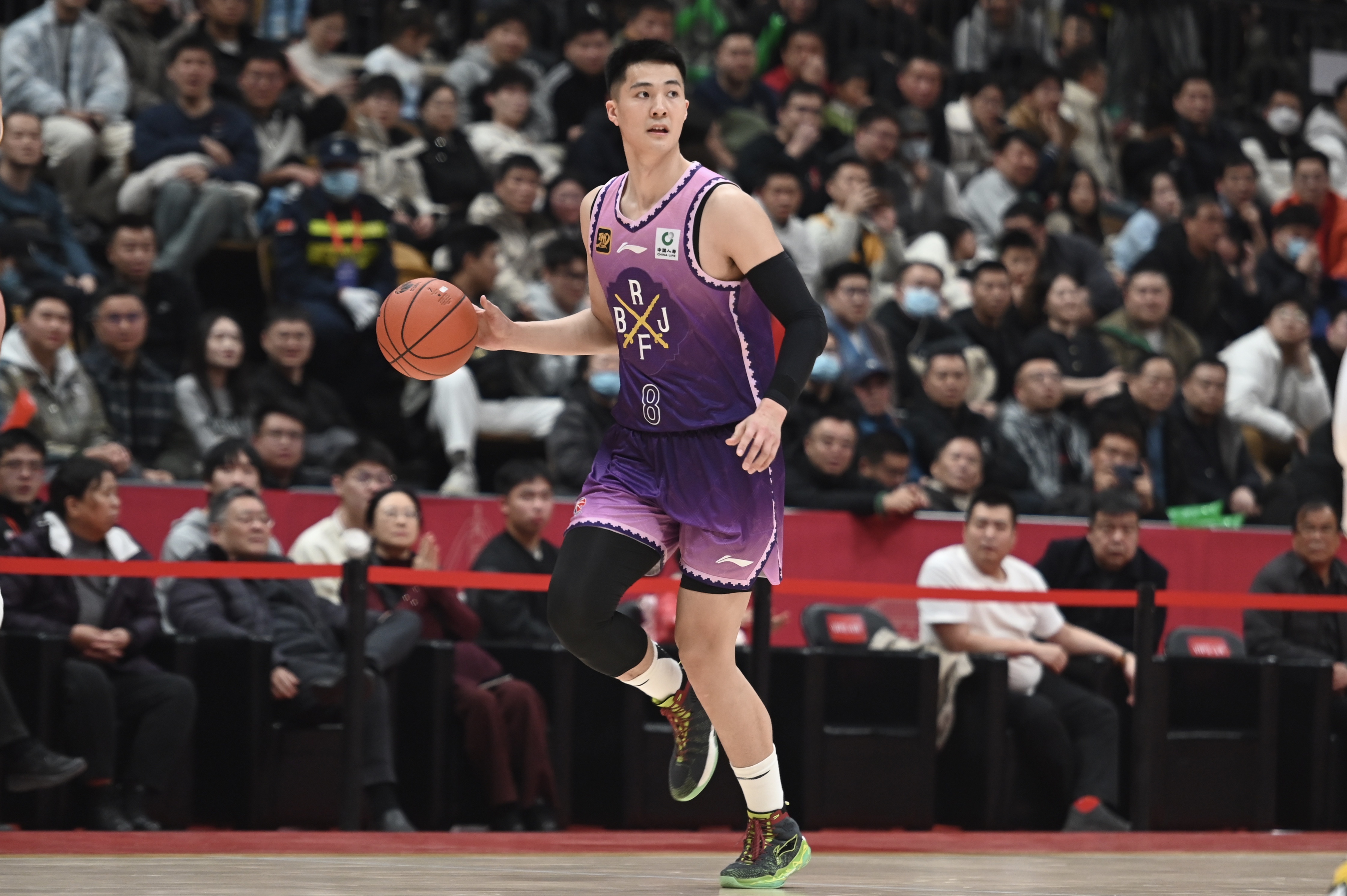  穩(wěn)定貢獻難救主！朱松瑋替補出戰(zhàn)33分鐘 13中6拿到14分11板